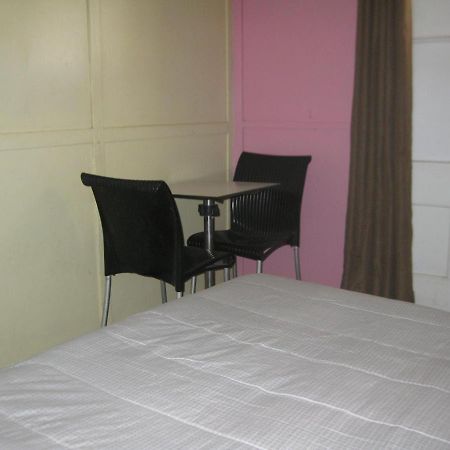 Australian Hotel Winton Budget Hotel Accommodation Экстерьер фото