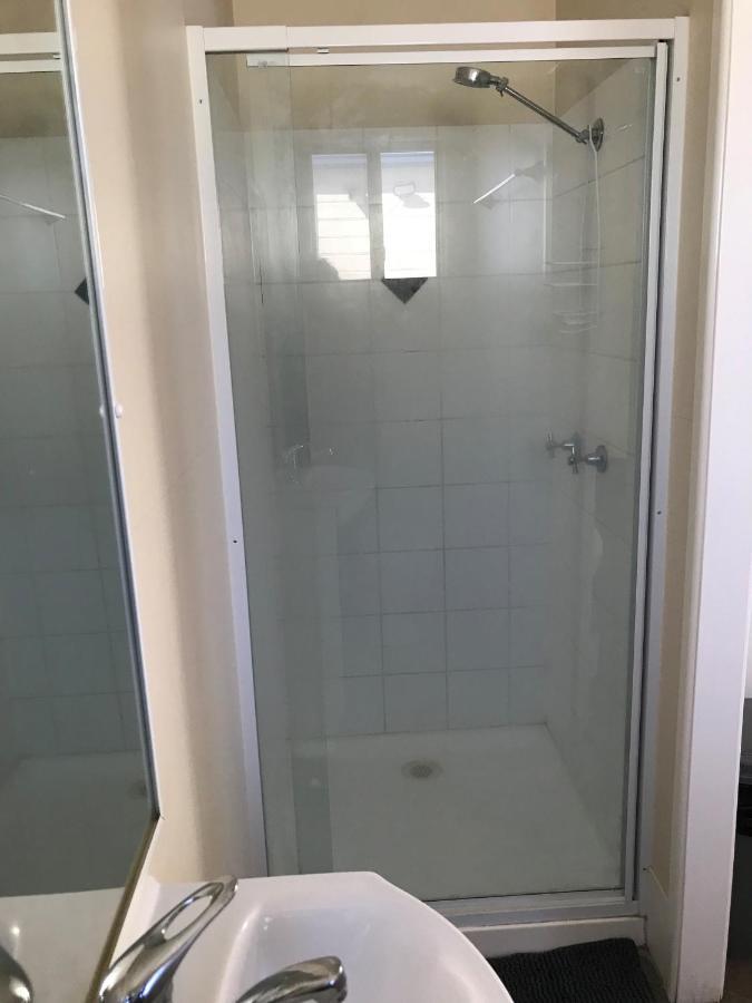 Australian Hotel Winton Budget Hotel Accommodation Экстерьер фото