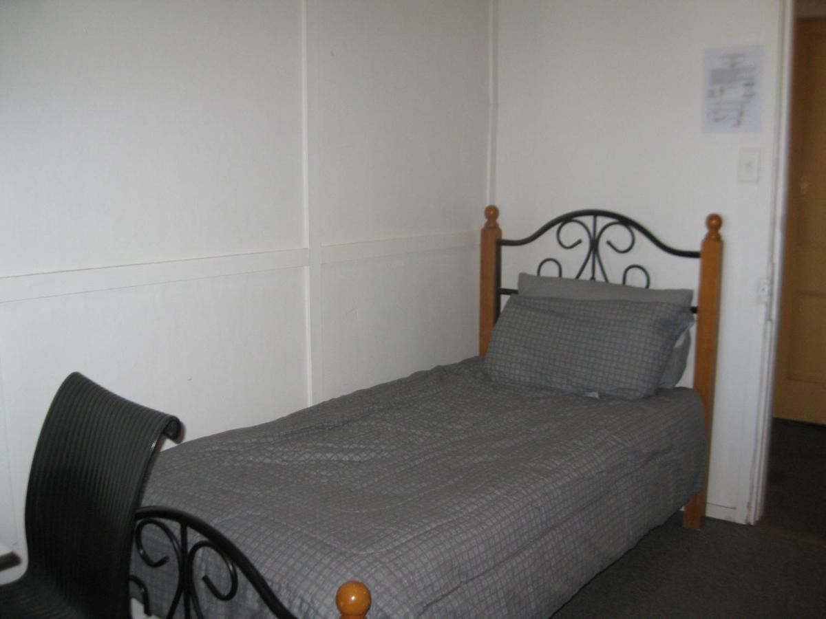 Australian Hotel Winton Budget Hotel Accommodation Экстерьер фото