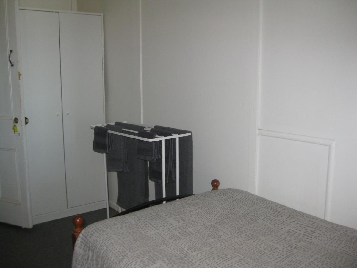 Australian Hotel Winton Budget Hotel Accommodation Экстерьер фото